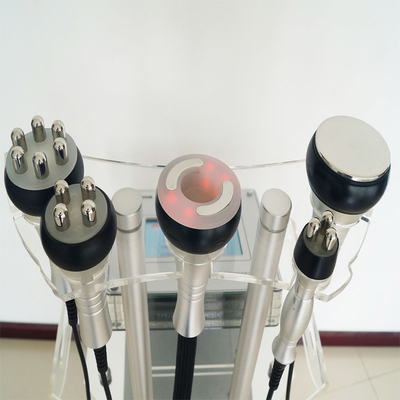 Colocación de 5 en 1 cavitación que adelgaza el vacío de la máquina 40Khz Rf para el salón de belleza