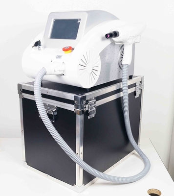 Máquina de c4q conmutado 1064nm 532nm 1320nm del retiro del tatuaje del laser del Nd Yag