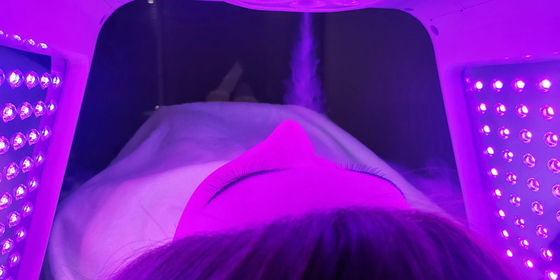 Color ligero rojo facial de la máquina 24W 6 de la terapia de la luz de PDT LED para el acné