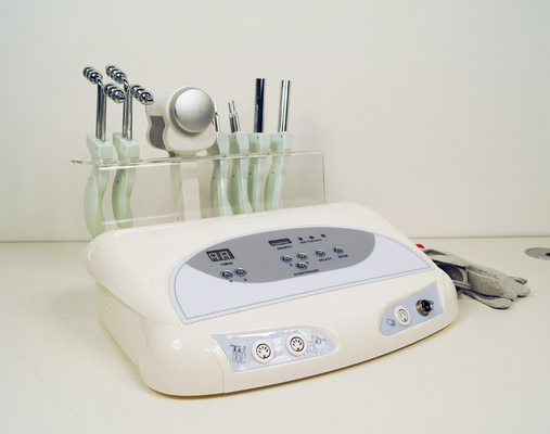 Máquina facial de Microcurrent de la elevación del balneario BIO galvánica para el ajuste de la piel